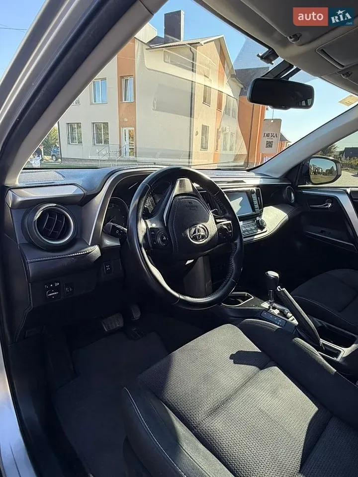 Toyota Rav4 2015 photo 5