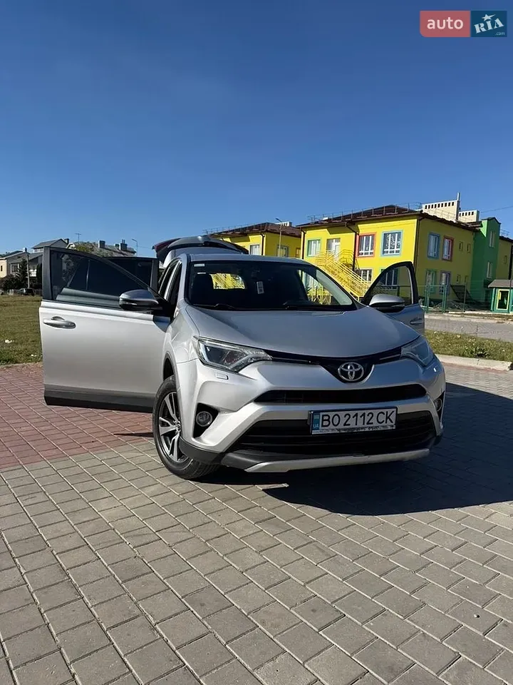 Toyota Rav4 2015 photo 4