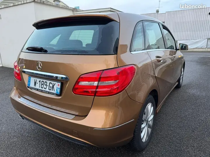 Mercedes-Benz B-Class 2012 photo 2