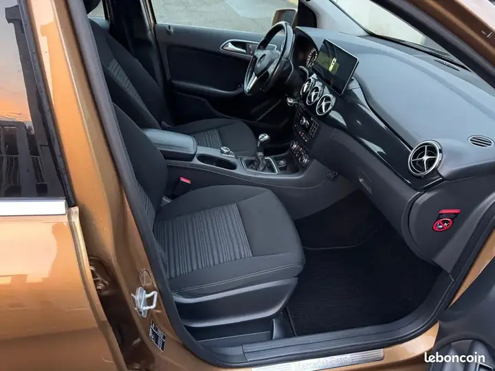 Mercedes-Benz B-Class 2012 photo 4