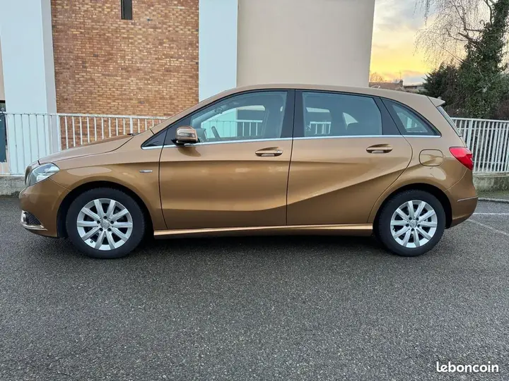 Mercedes-Benz B-Class 2012 photo 5