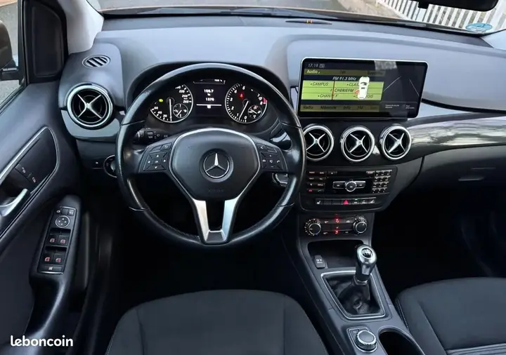 Mercedes-Benz B-Class 2012 photo 3