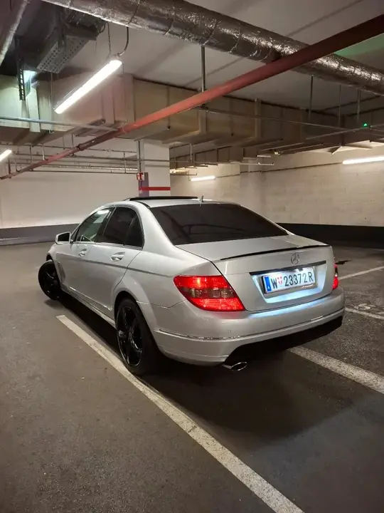 Mercedes-Benz C-Class 2009 photo 2