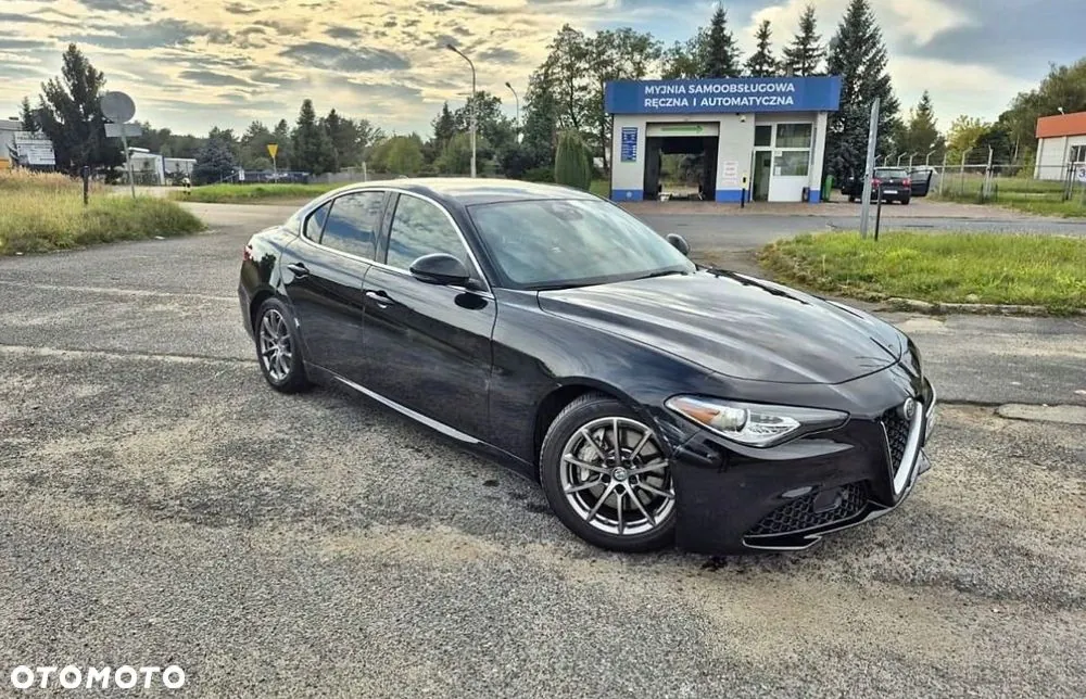 Alfa Romeo Giulia 2018 photo 2