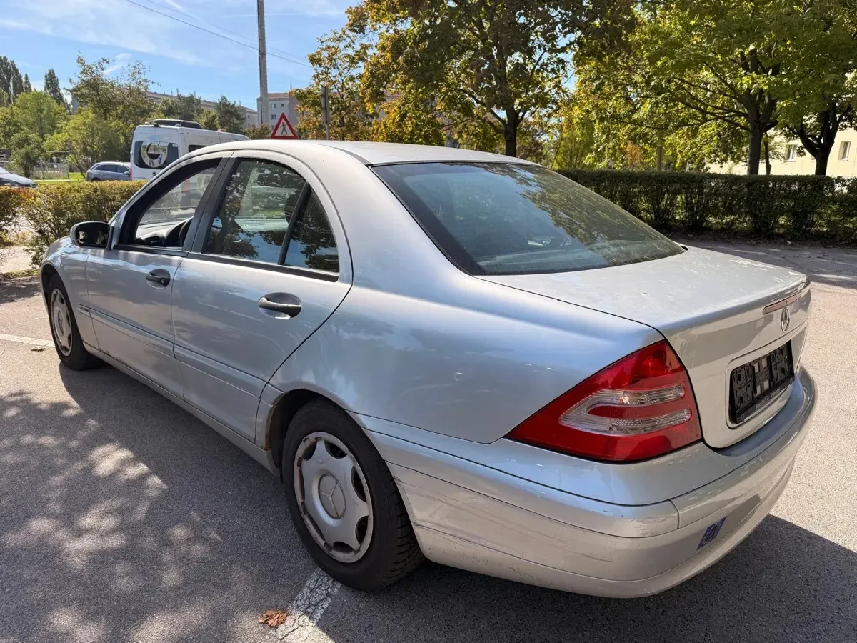 Mercedes-Benz C-Class 2002 photo 3