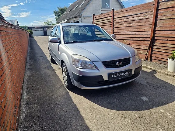 Kia Rio 2007 photo 3