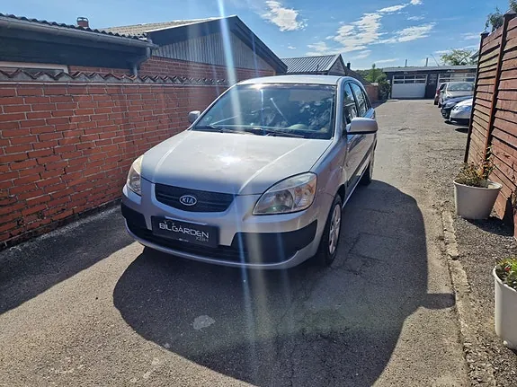 Kia Rio 2007 photo 2