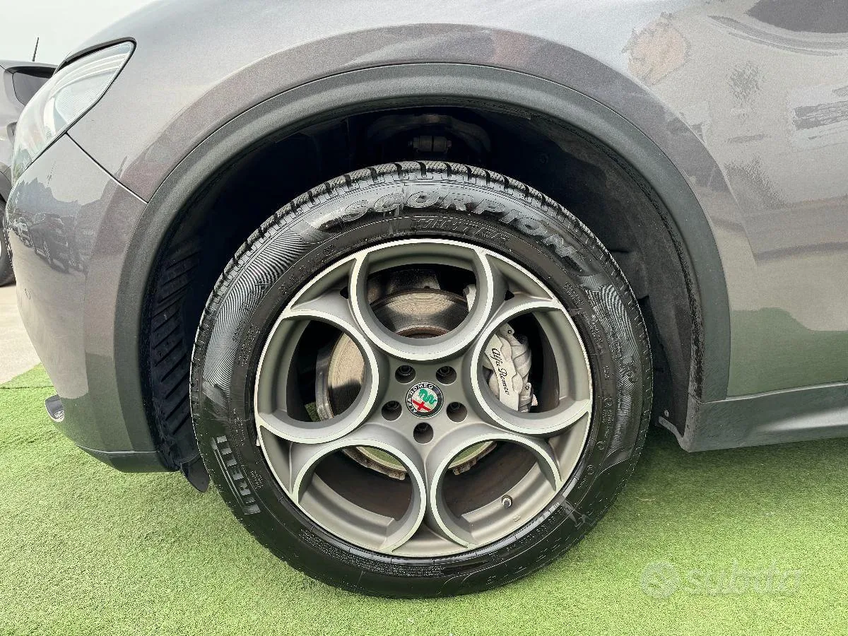 Alfa Romeo Stelvio 2017 photo 4