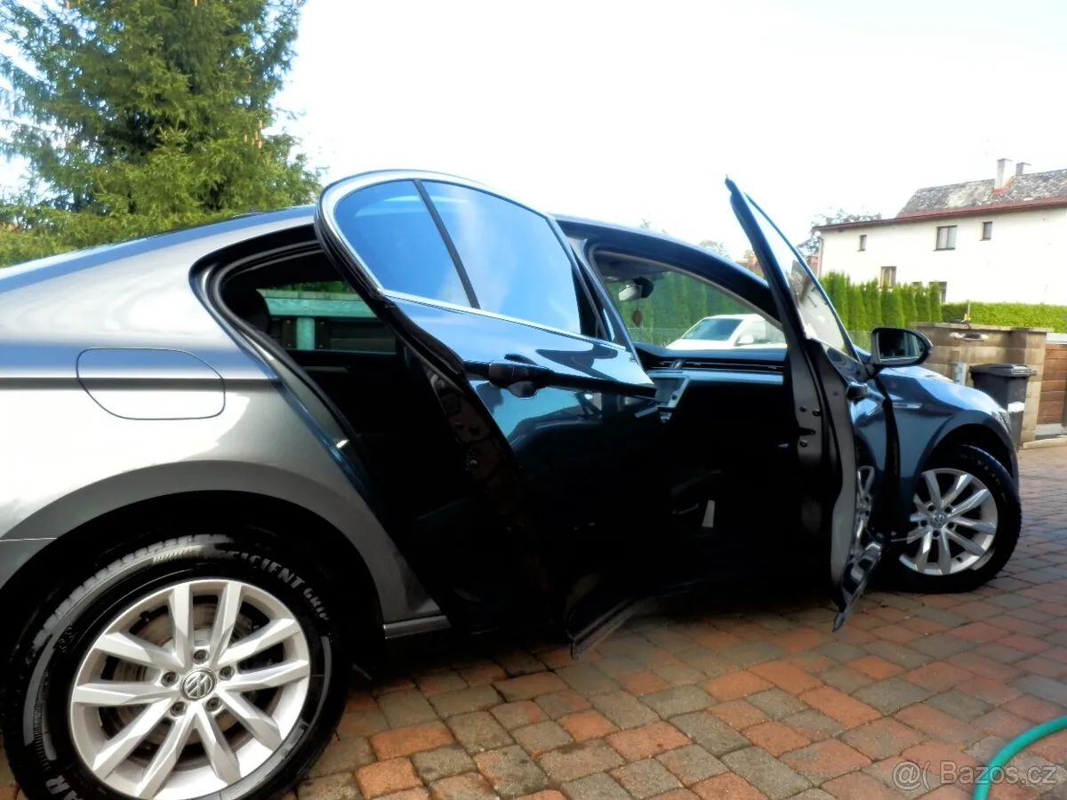 Volkswagen Passat 2016 photo 2