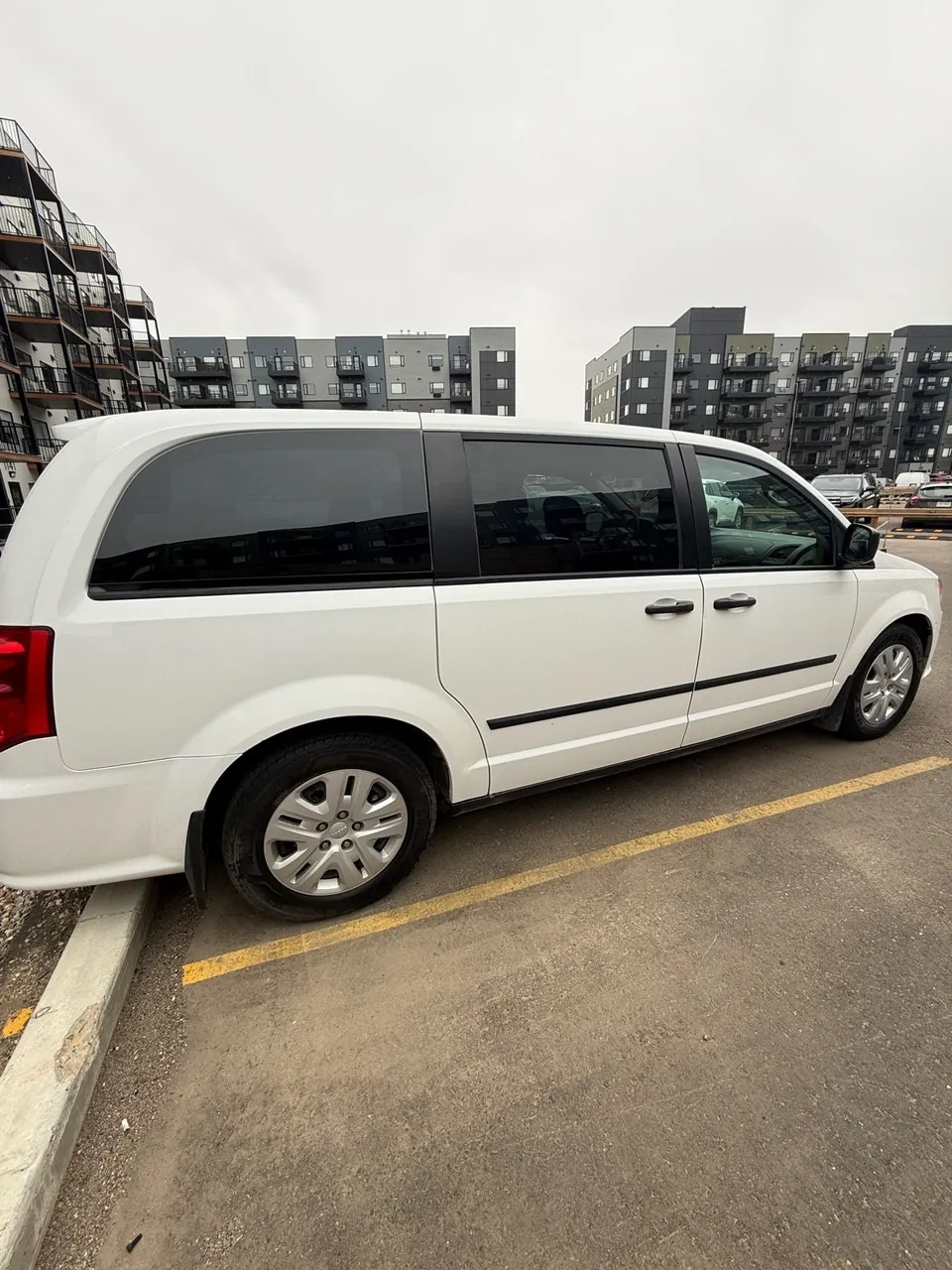 Dodge Grand Caravan 2014 photo 3
