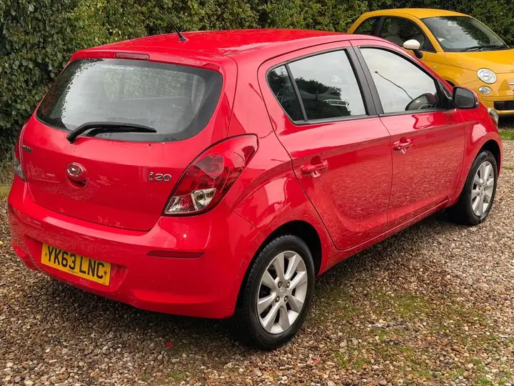Hyundai I20 2013 photo 3