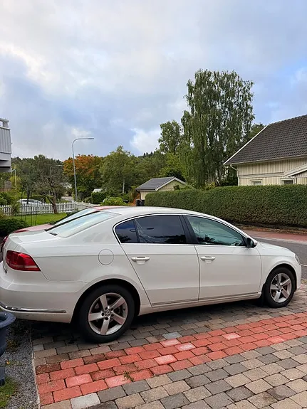 Volkswagen Passat 2012 photo 4
