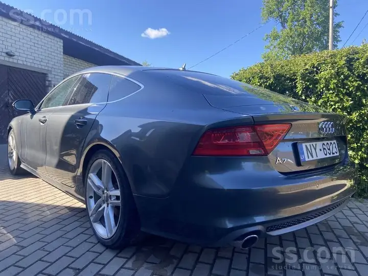 Audi A7 2013 photo 3