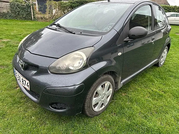 Toyota Aygo 2011 photo 2