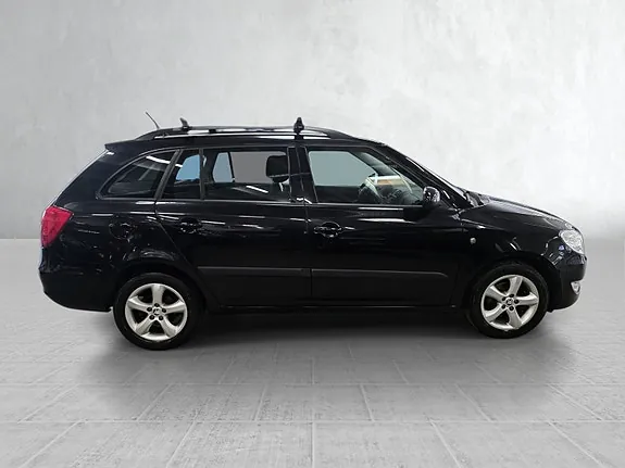 Skoda Fabia 2013 photo 2