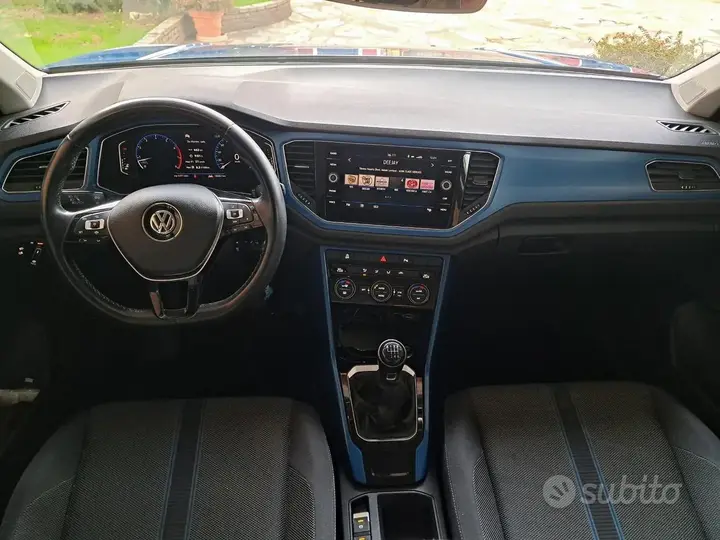 Volkswagen T-Roc 2019 photo 2