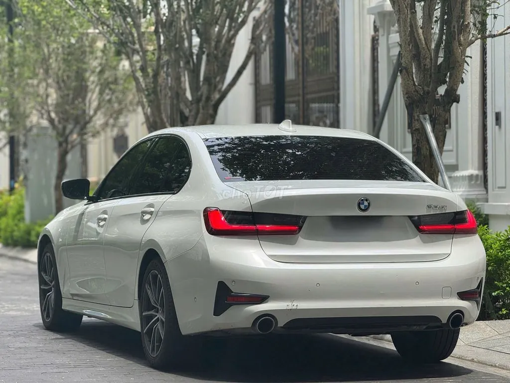BMW 3 Series 2021 photo 2