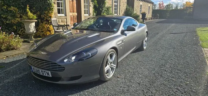 Aston Martin Db9 2010 photo 3