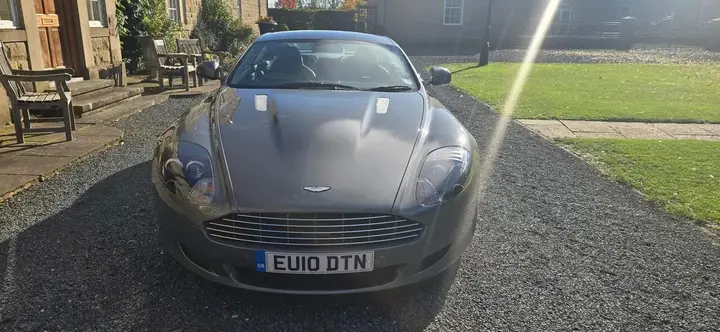 Aston Martin Db9 2010 photo 2