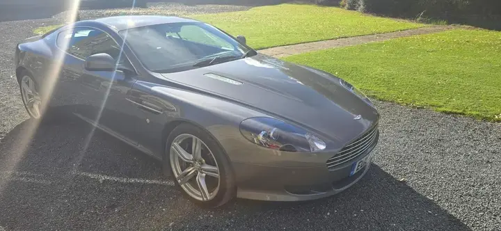 Aston Martin Db9