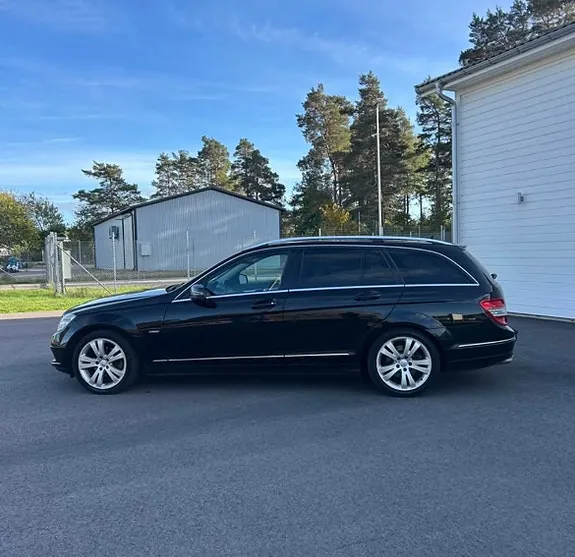 Mercedes-Benz C220 2011 photo 2