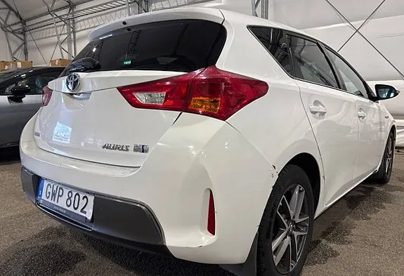 Toyota Auris 2015 photo 2