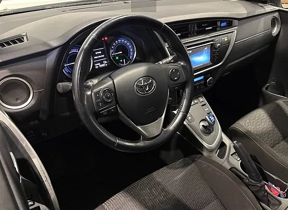Toyota Auris 2015 photo 3