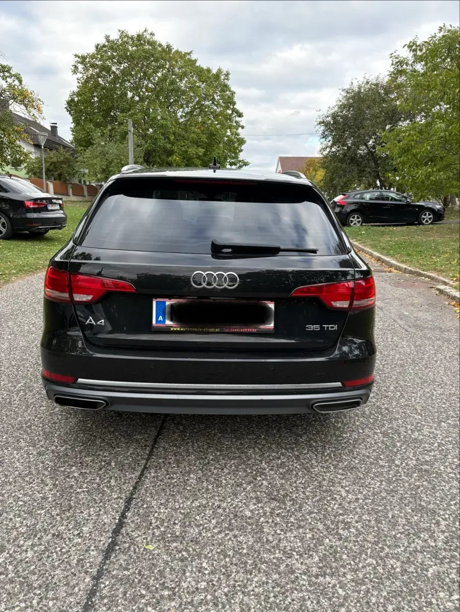 Audi A4 2018 photo 2