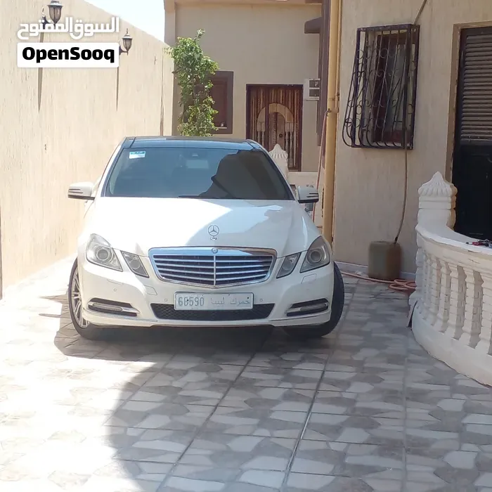 Mercedes-Benz E-Class 2012 photo 4