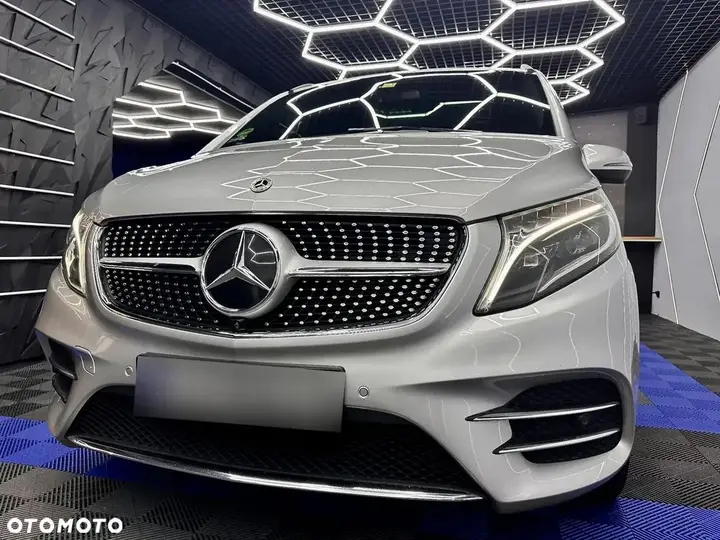 Mercedes-Benz V-Class 2021 photo 2