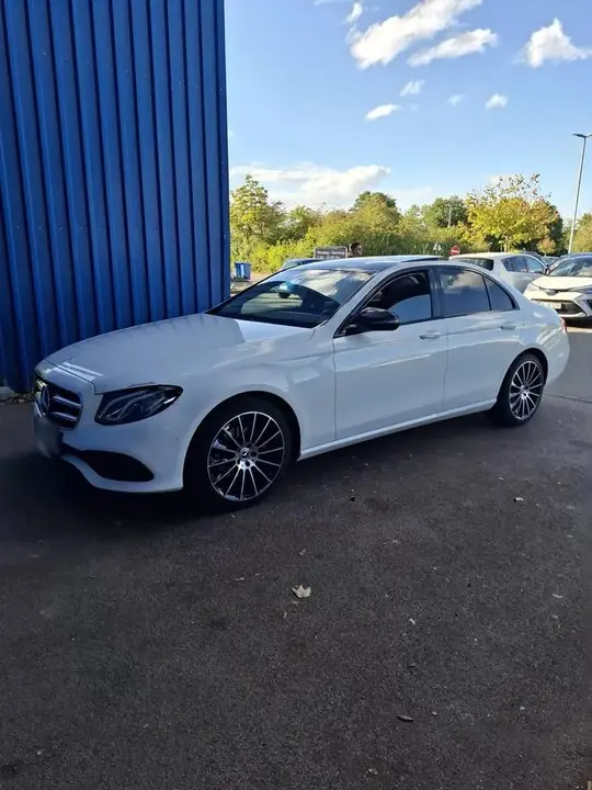 Mercedes-Benz E220D