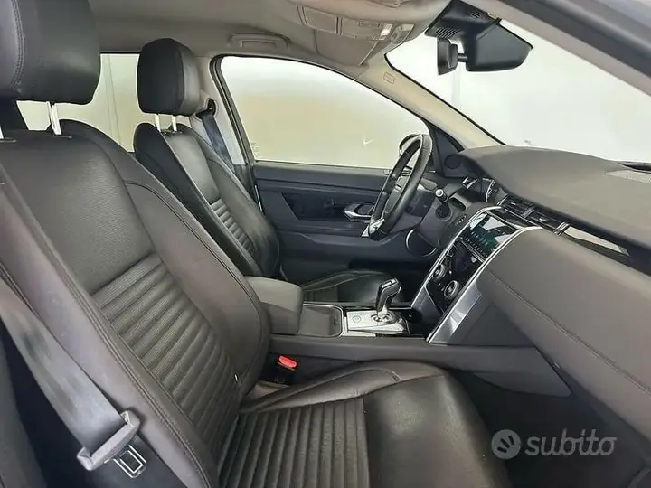 Land Rover Discovery Sport 2020 photo 3
