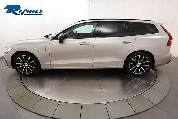 Volvo V60 2025 photo 3