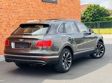 Bentley Bentayga 2017 photo 2