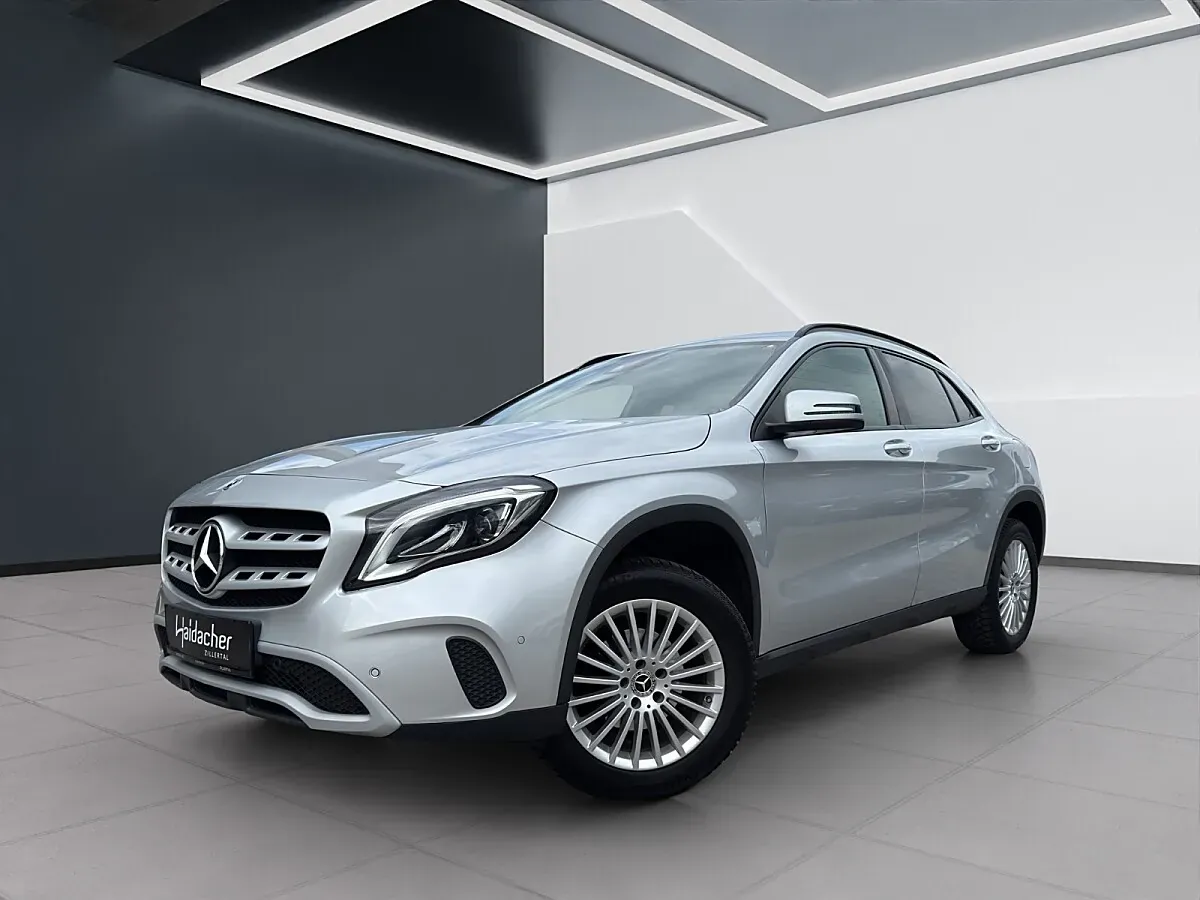 Mercedes-Benz Gla Class 2018 photo 2