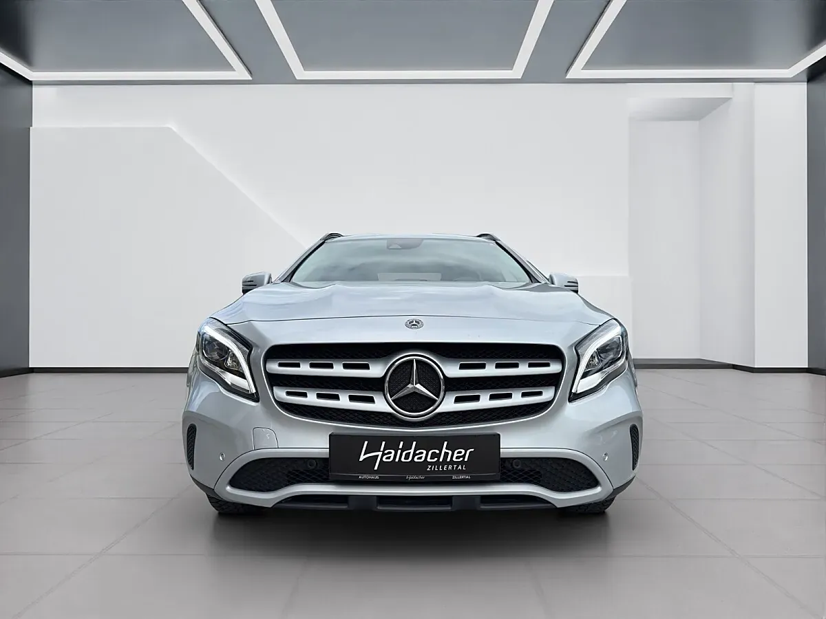 Mercedes-Benz Gla Class 2018 photo 3
