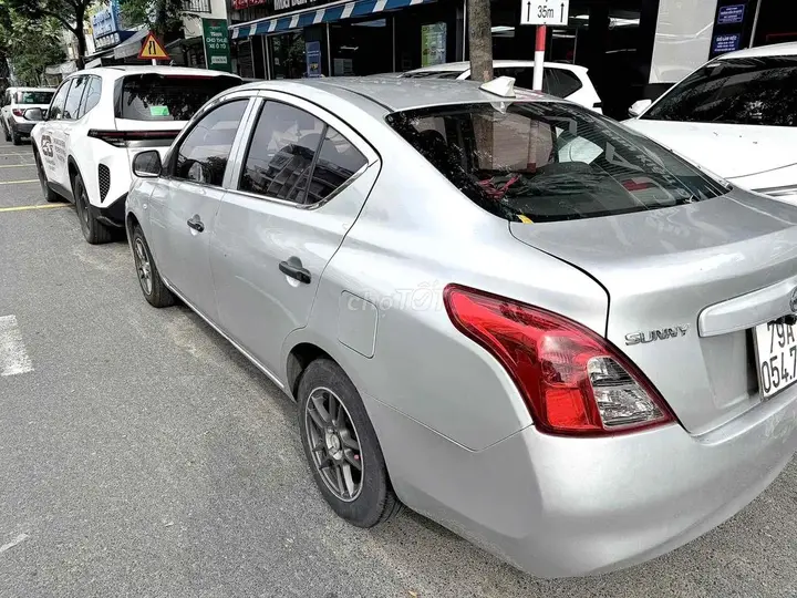 Nissan Sunny 2013 photo 4