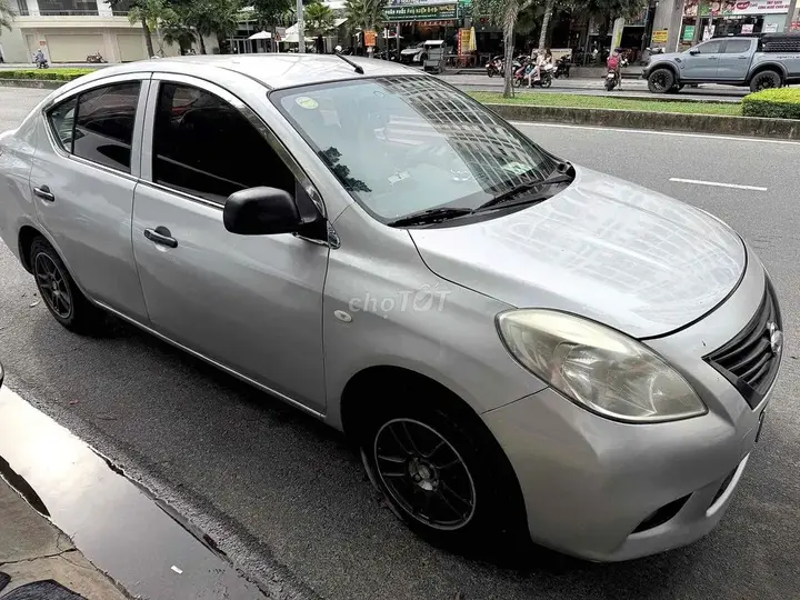 Nissan Sunny 2013 photo 2