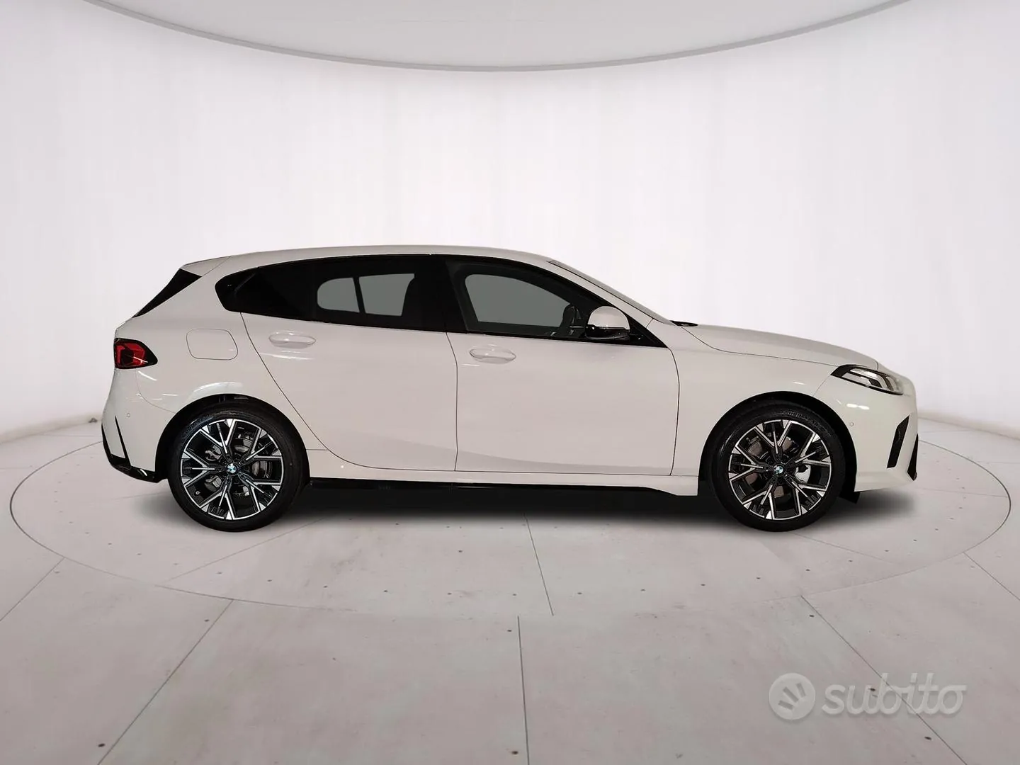 BMW 1 Series photo 4