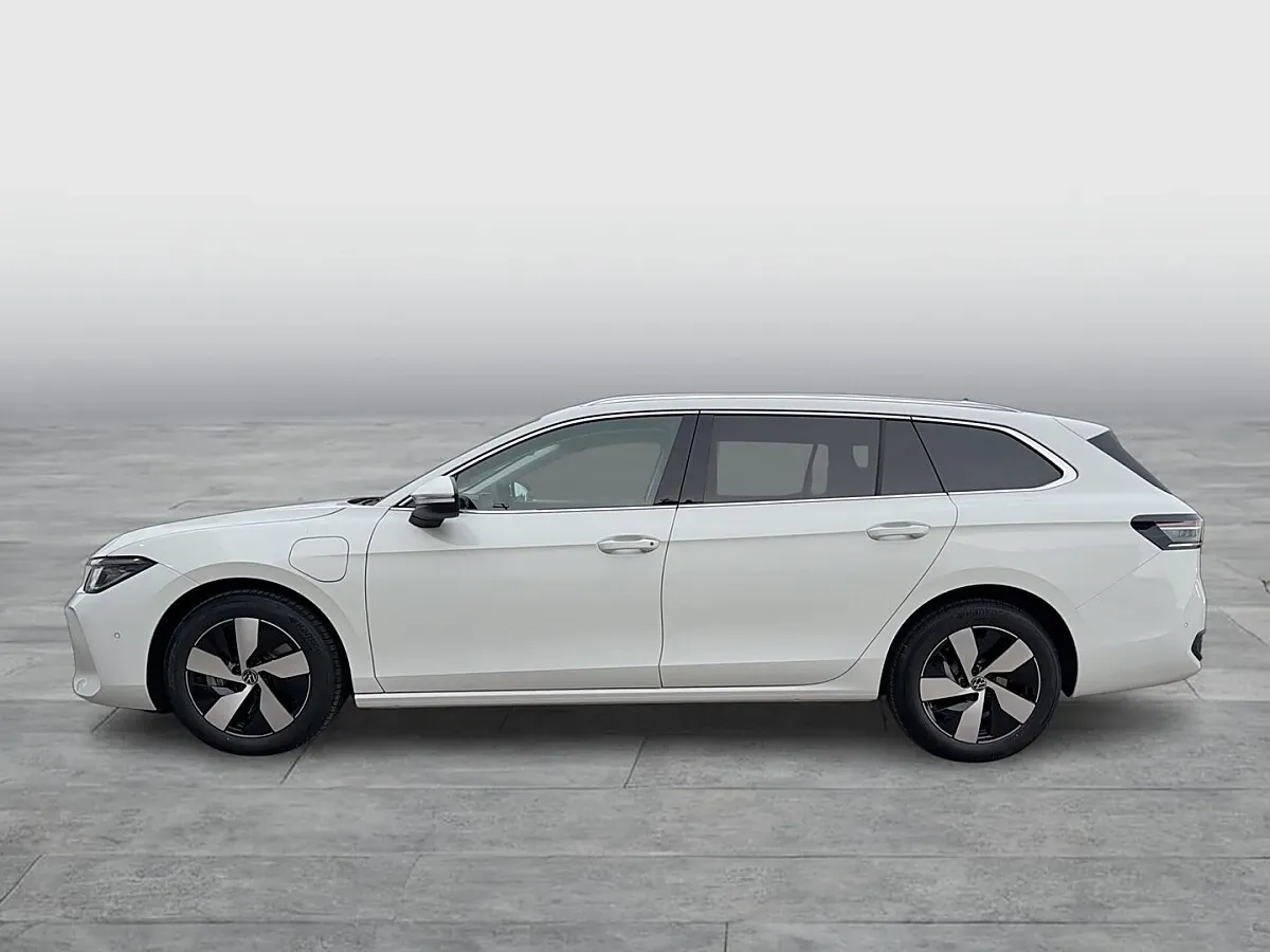 Volkswagen Passat 2026 photo 2