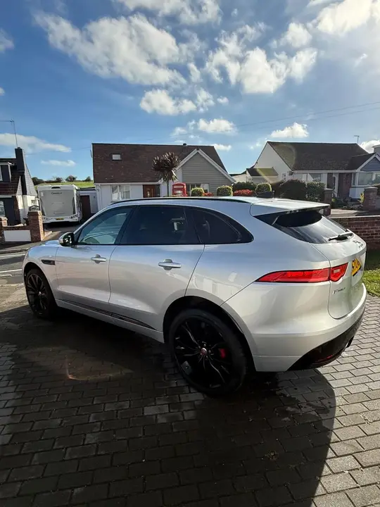 Jaguar F-Pace 2020 photo 4