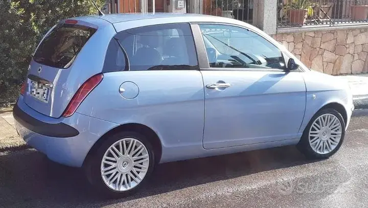 Lancia Ypsilon 2004 photo 2