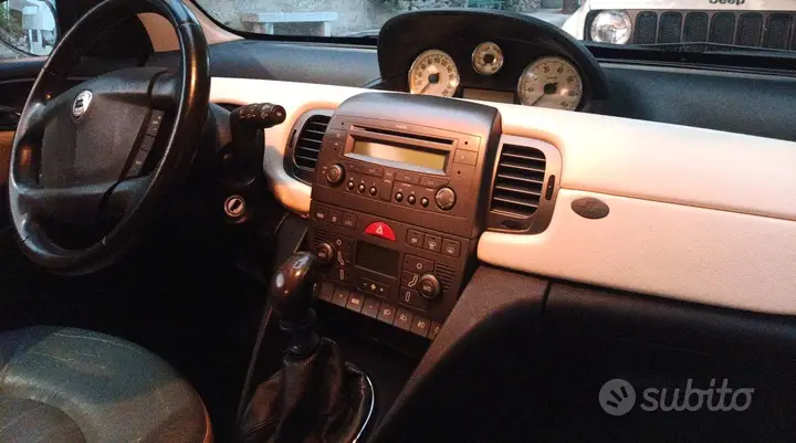 Lancia Ypsilon 2004 photo 3