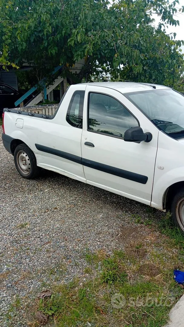 Dacia Logan 2010 photo 2