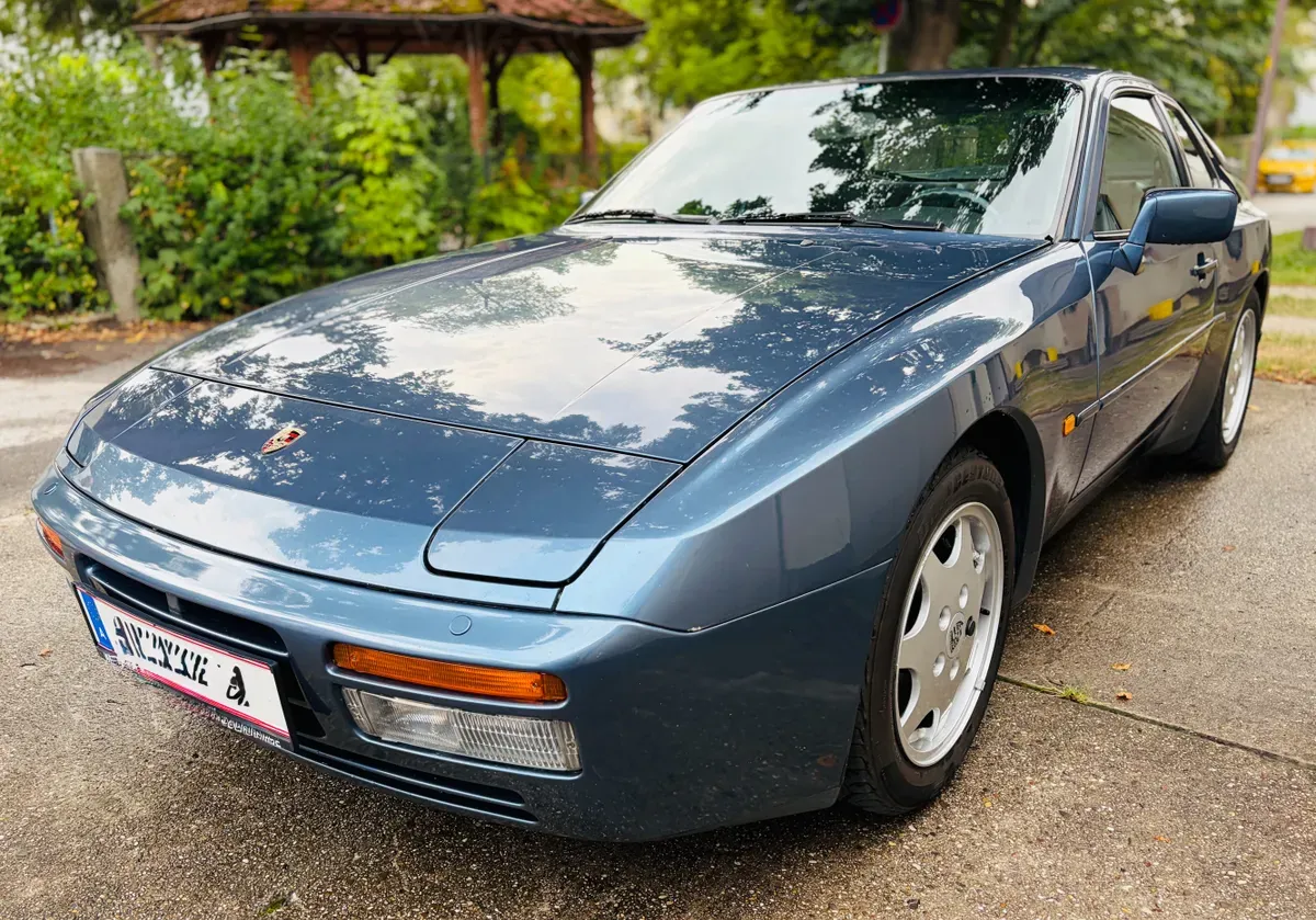 Porsche 944 1989 photo 3