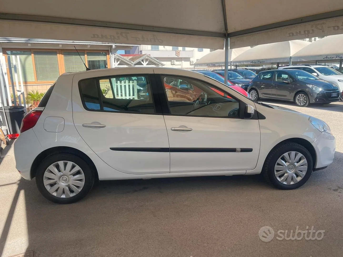 Renault Clio 2010 photo 5