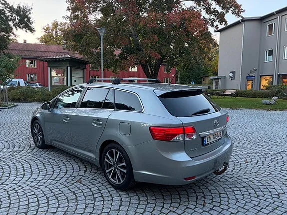 Toyota Avensis 2013 photo 5
