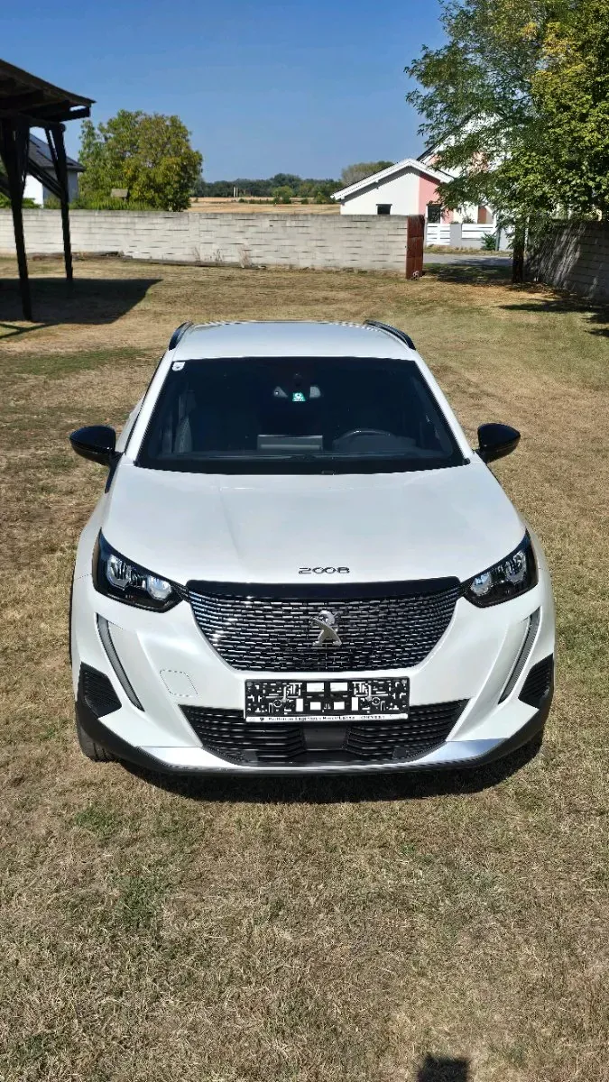 Peugeot 2008 2023 photo 2