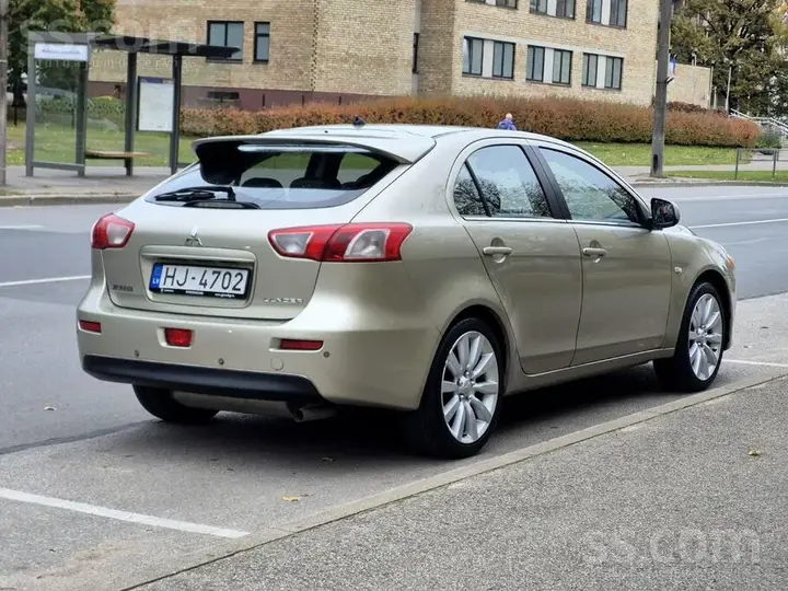 Mitsubishi Lancer 2009 photo 4