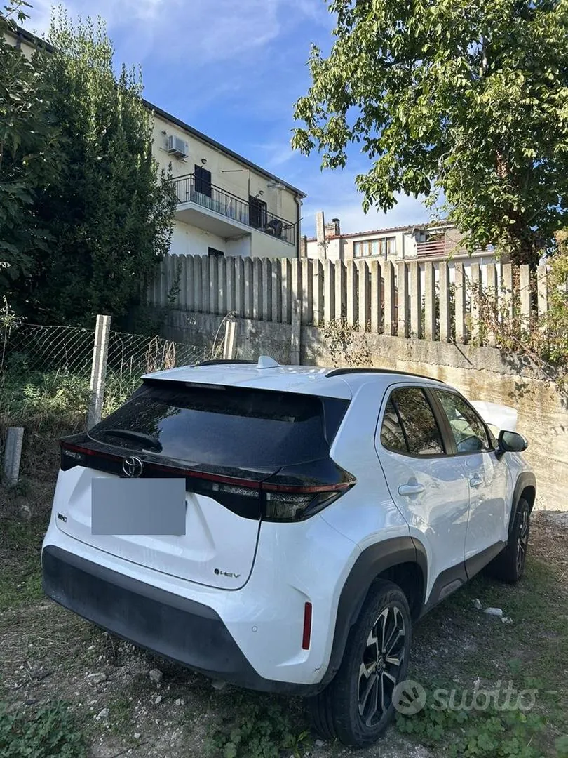 Toyota Yaris Cross 2024 photo 2